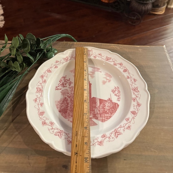 2 Wedgwood Wittenberg Univ 10" Red plates - Weaver Chapel & Recitation Hall - Picture 3 of 5